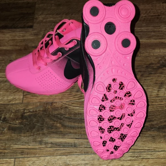 Brand New Nike Women's Athletic Shoes in Pink and Black - Picture 2 of 7